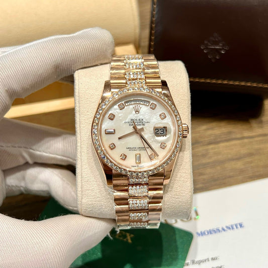 Rolex Day-Date M128345RBR-0030 Madreperla 1:1 Best Edition personalizzata 18k e moissanite