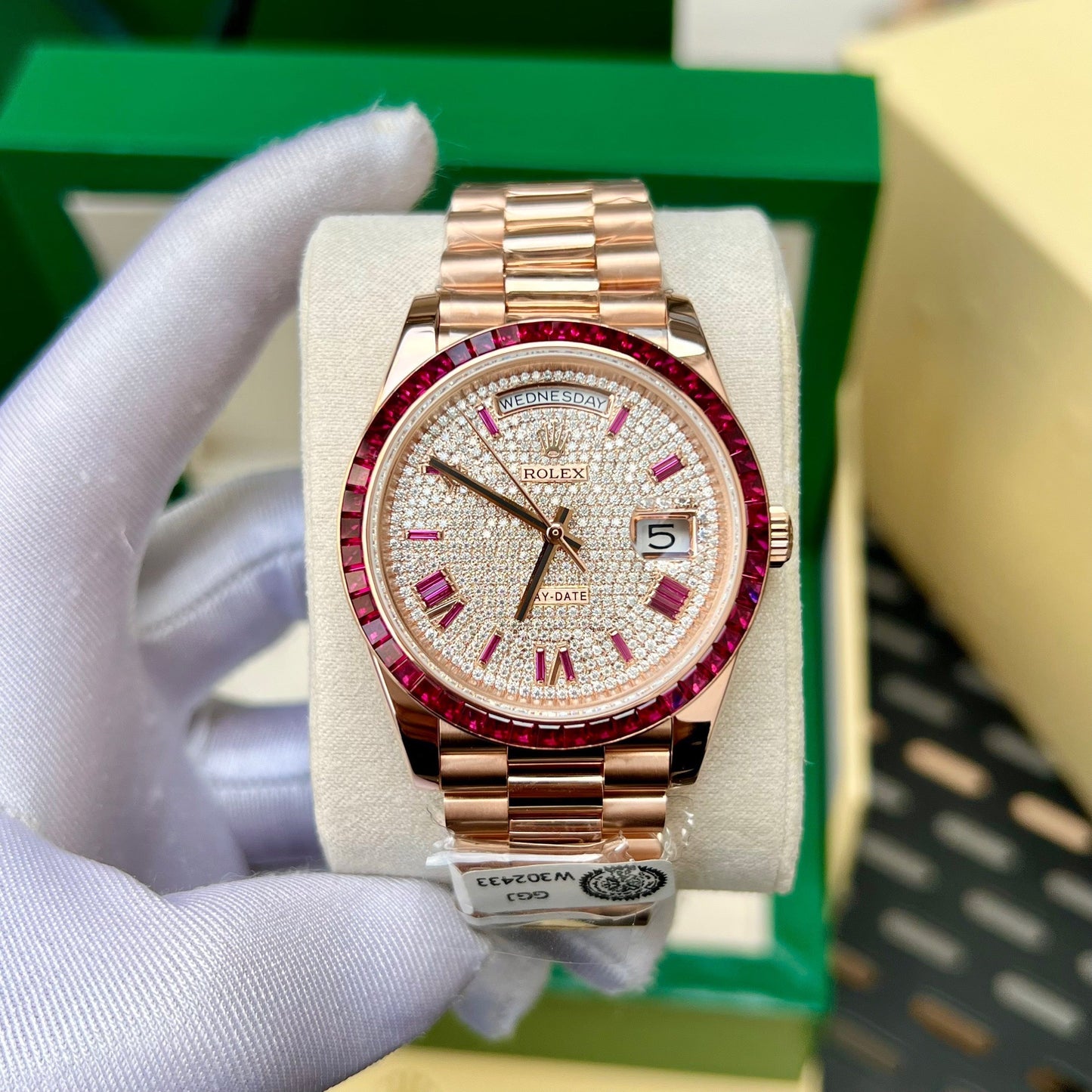 Rolex Day Date 228398 DRRP 1:1 mejor edición Oro rosa personalizado de 18k y zafiro rubí Diamond Pave