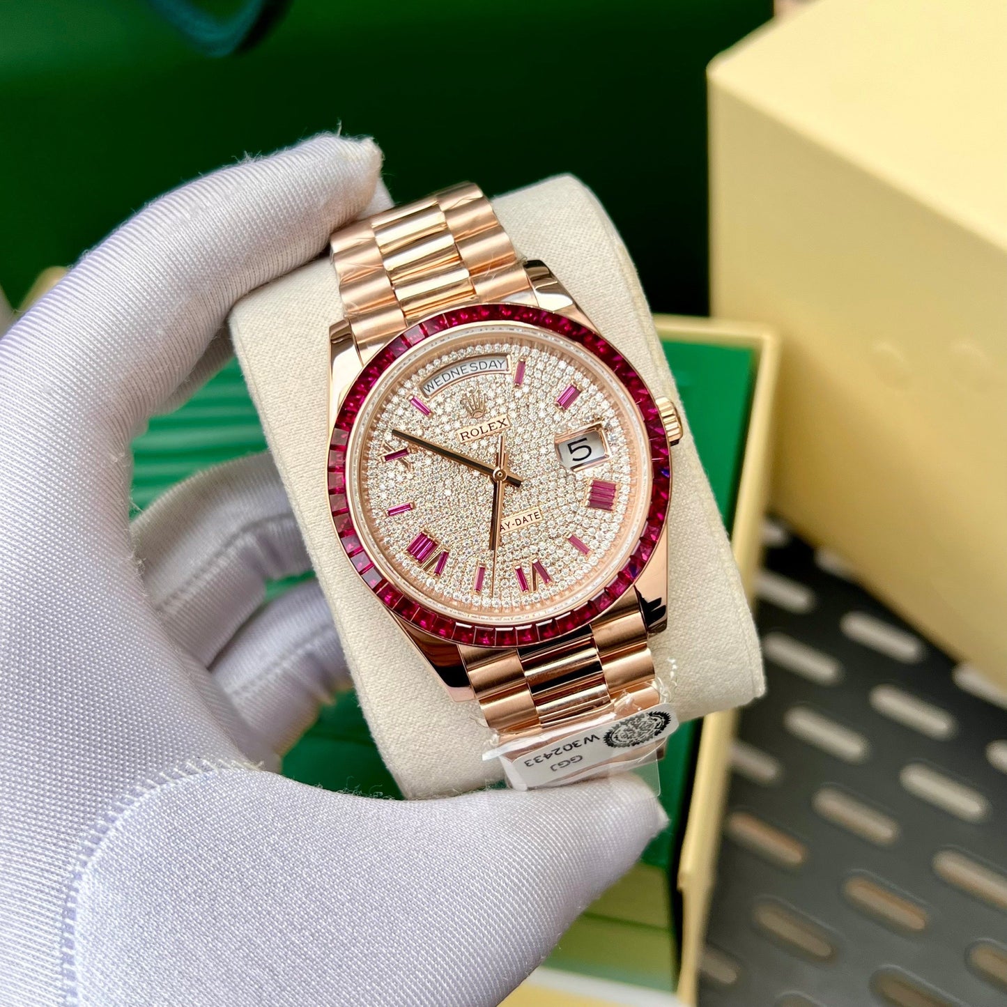 Rolex Day Date 228398 DRRP 1:1 mejor edición Oro rosa personalizado de 18k y zafiro rubí Diamond Pave