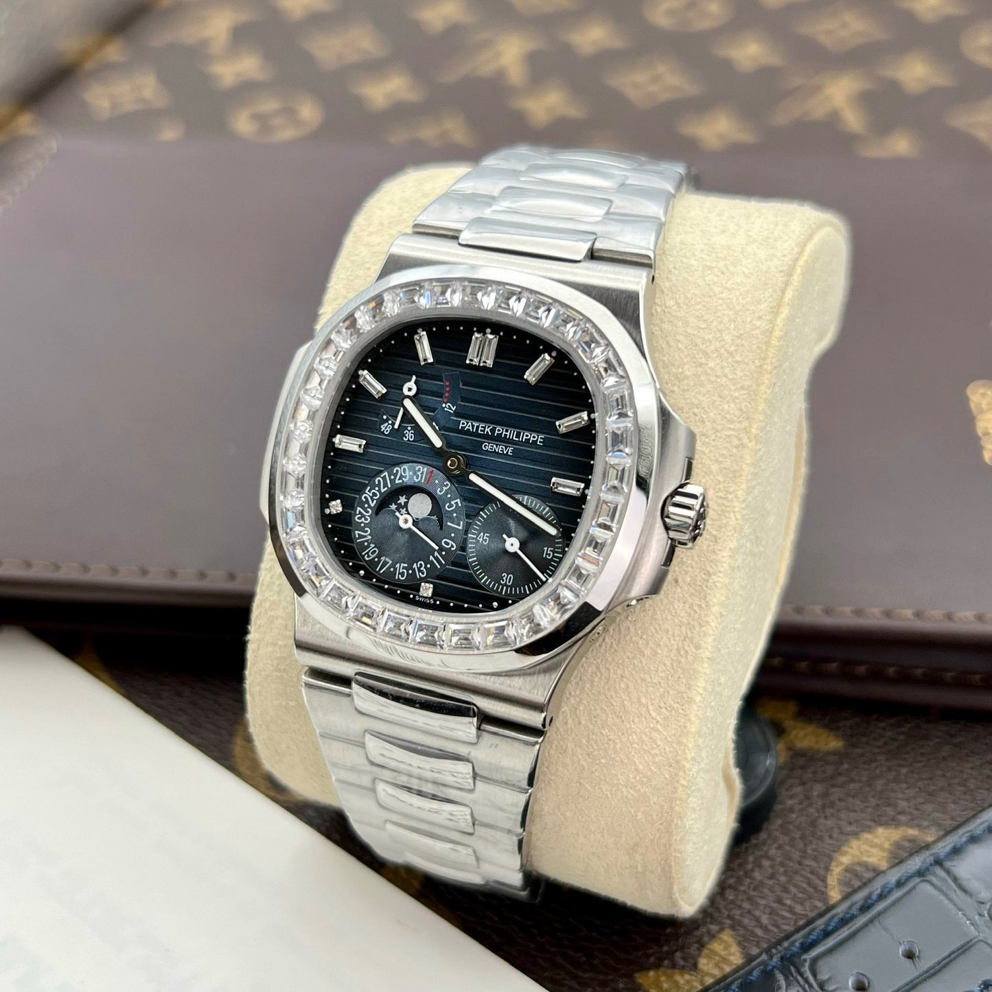 Patek Philippe Nautilus 5712/1R-001 1:1 Mejor edición GR Factory esfera azul y piedra