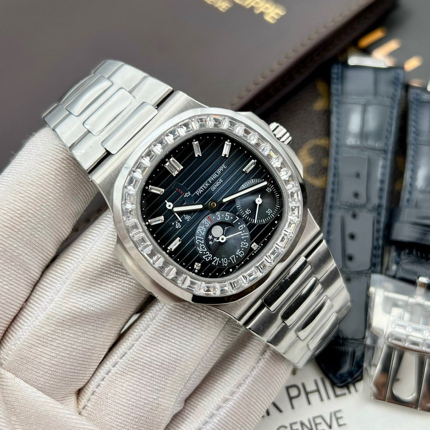 Patek Philippe Nautilus 5712/1R-001 1:1 Mejor edición GR Factory esfera azul y piedra