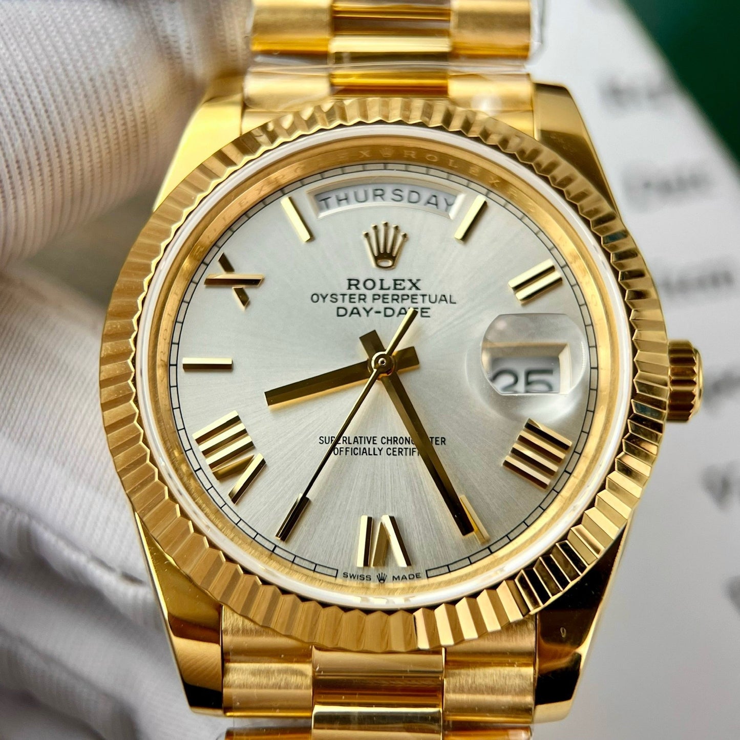 Rolex Day Date 228238 40MM 1:1 best edition 18k Yellow Gold Silver Roman Dial GM Factory Counterweight Version