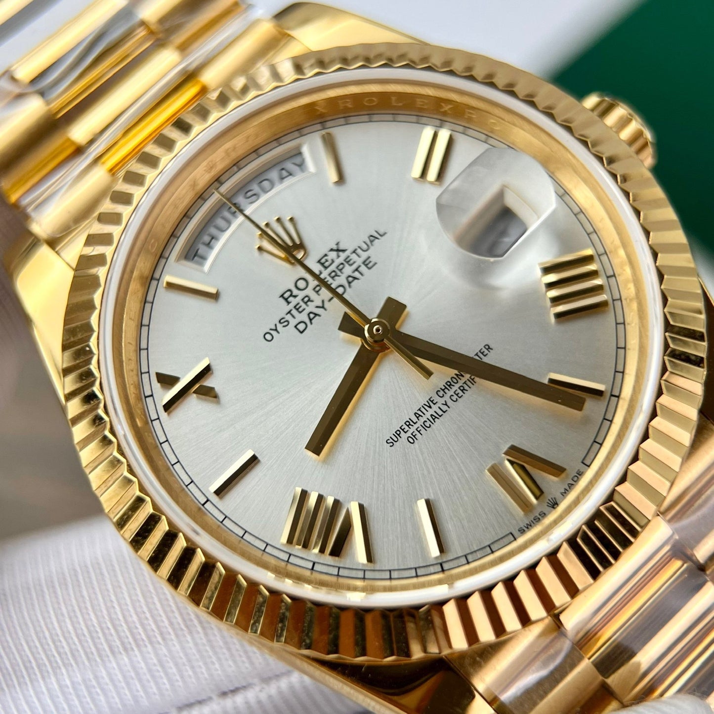 Rolex Day Date 228238 40MM 1:1 mejor edición Oro amarillo de 18k Plata Esfera romana Versión de contrapeso de fábrica GM