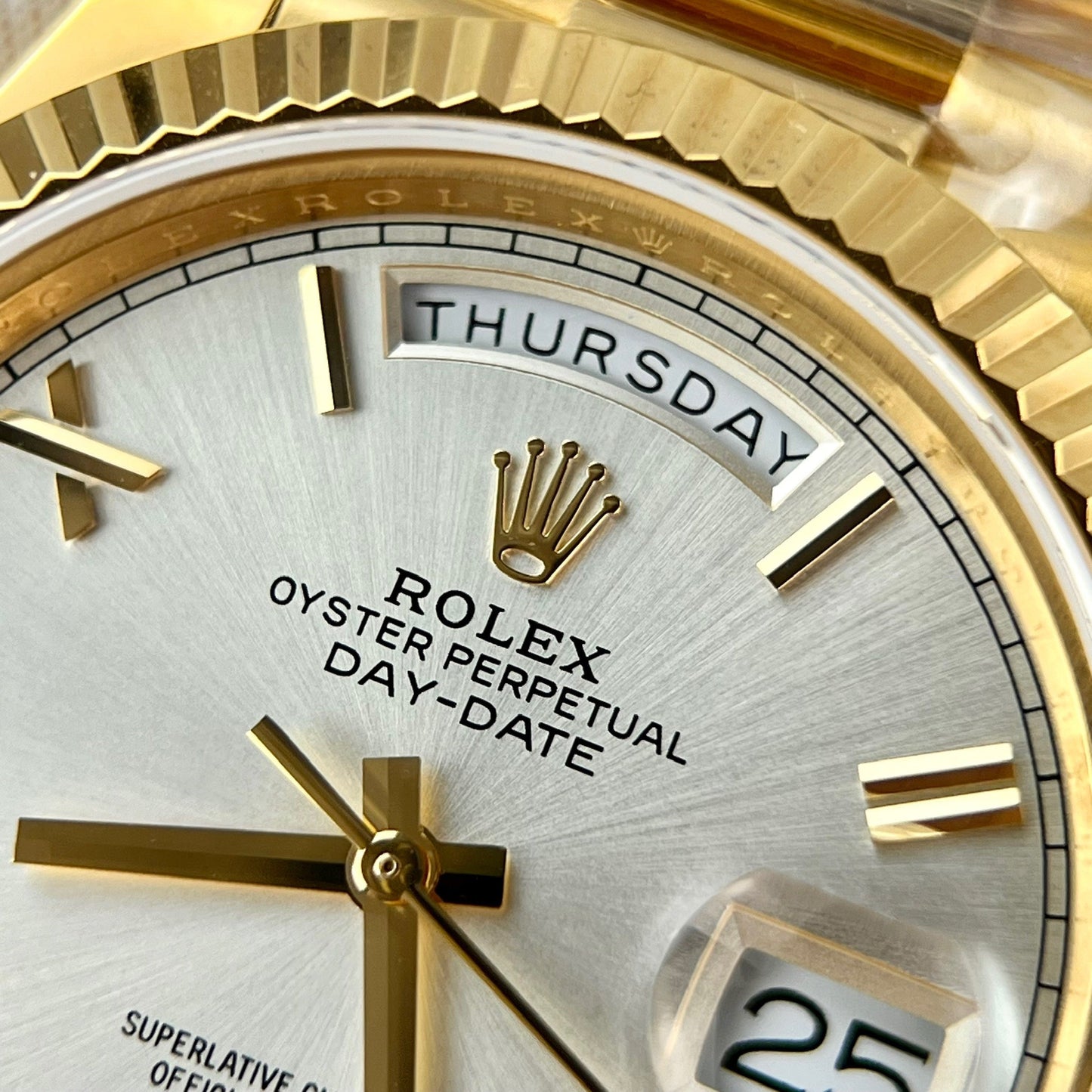 Rolex Day Date 228238 40MM 1:1 best edition 18k Yellow Gold Silver Roman Dial GM Factory Counterweight Version