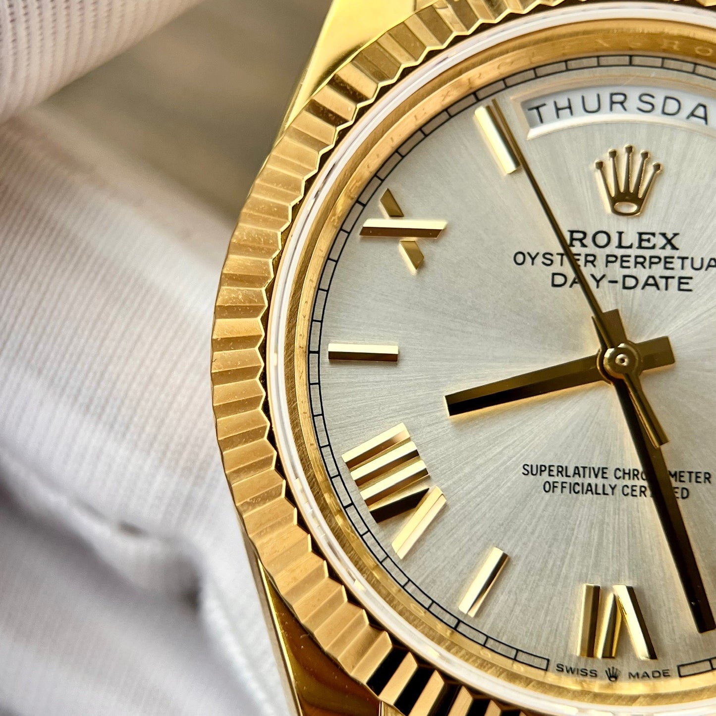 Rolex Day Date 228238 40MM 1:1 mejor edición Oro amarillo de 18k Plata Esfera romana Versión de contrapeso de fábrica GM