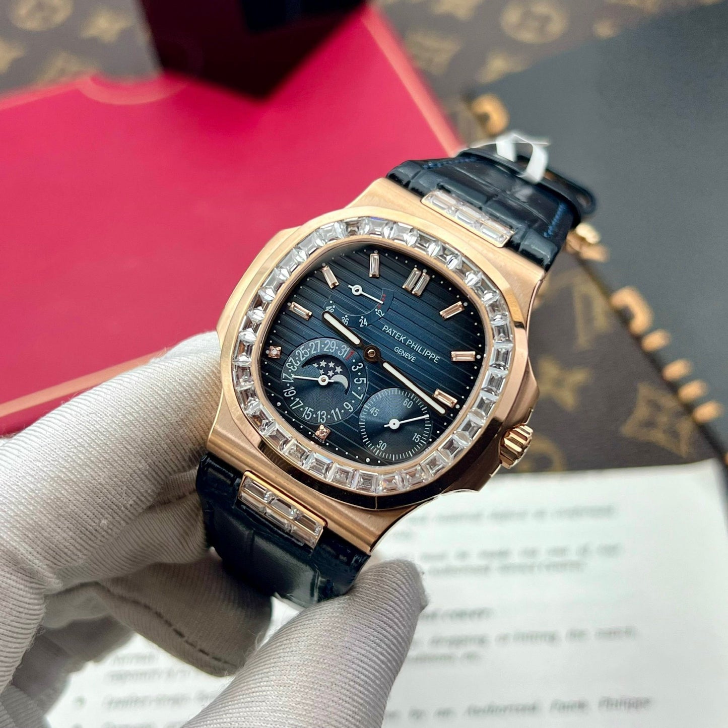 Patek Philippe Nautilus 5724R 1:1 mejor edición Esfera azul personalizada 18k y moissanita