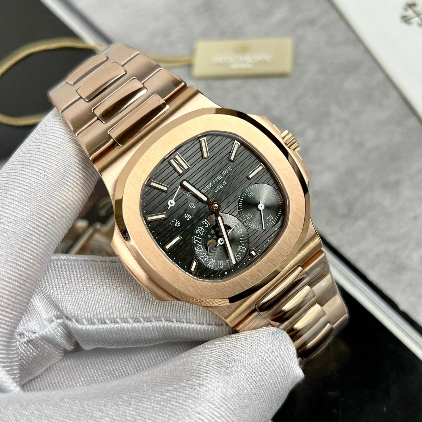 Patek Philippe Nautilus 5712/1R-001 1:1 Best Edition GR Factory Grey Dial Rose Gold