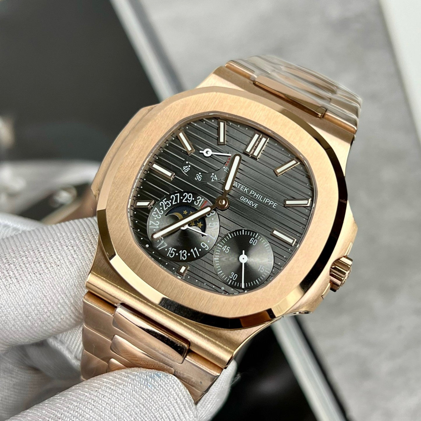 Patek Philippe Nautilus 5712/1R-001 1:1 Best Edition GR Factory Grey Dial Rose Gold