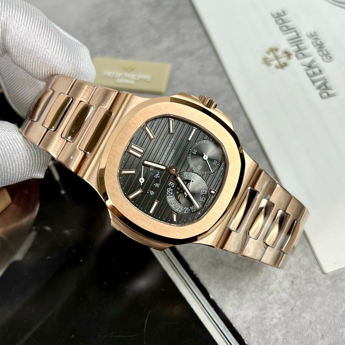 Patek Philippe Nautilus 5712/1R-001 1:1 Best Edition GR Factory Grey Dial Rose Gold