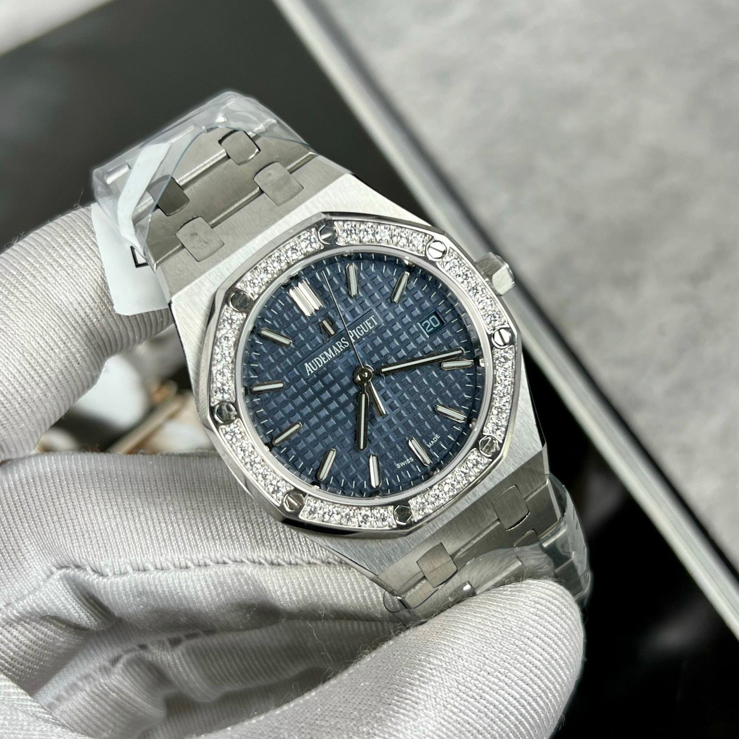 Audemars Piguet Royal Oak 67651IP.ZZ.1261IP.01 1:1 Best Edition ZF Factory quadrante blu lunetta in moissanite