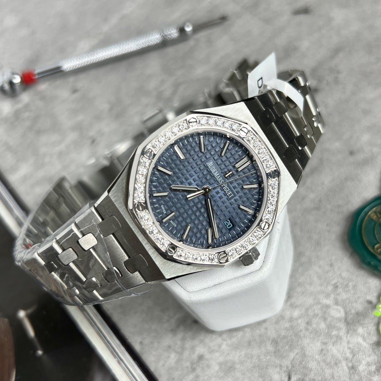 Audemars Piguet Royal Oak 67651IP.ZZ.1261IP.01 1:1 Best Edition ZF Factory quadrante blu lunetta in moissanite