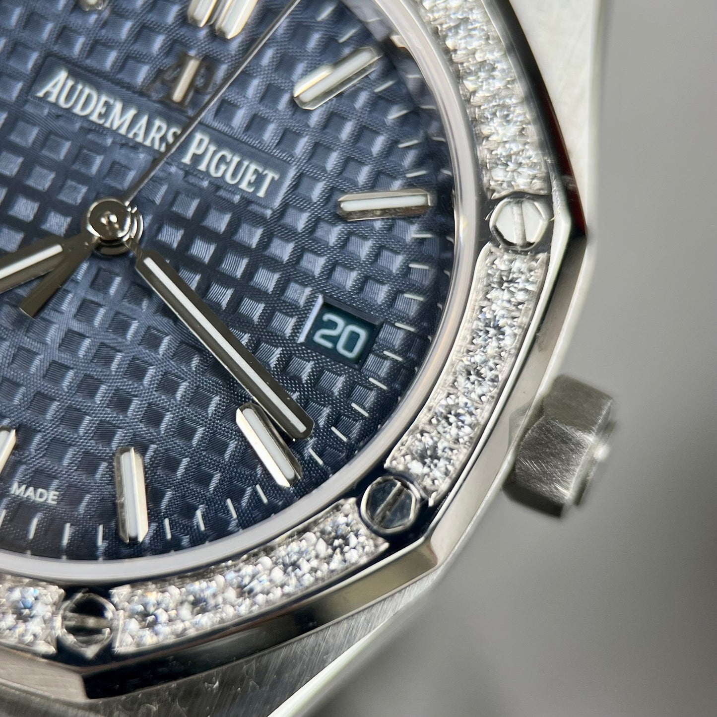 Audemars Piguet Royal Oak 67651IP.ZZ.1261IP.01 1:1 Best Edition ZF Factory quadrante blu lunetta in moissanite