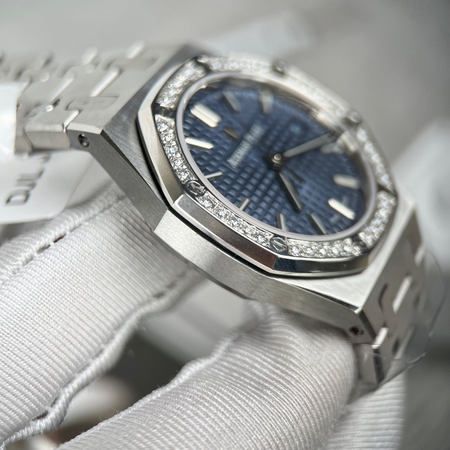 Audemars Piguet Royal Oak 67651IP.ZZ.1261IP.01 1:1 Best Edition ZF Factory Blue Dial Moissanite bezel