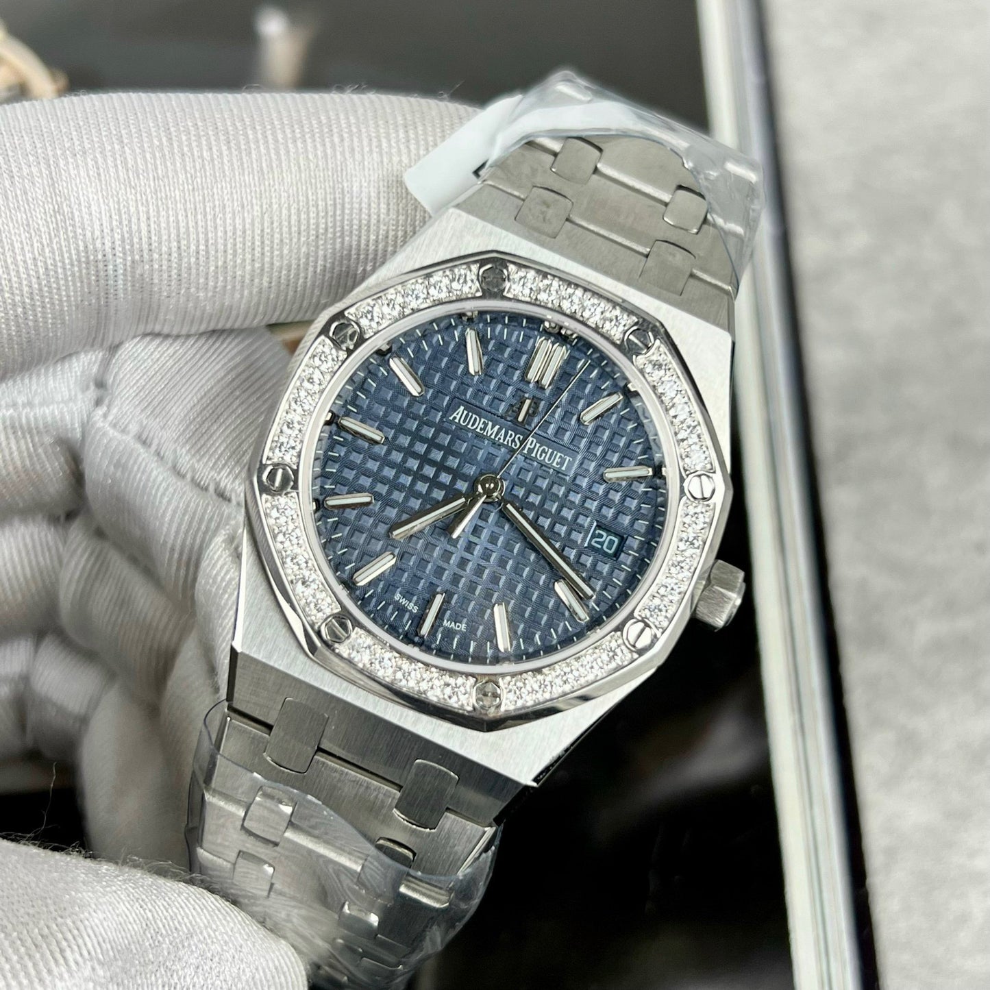 Audemars Piguet Royal Oak 67651IP.ZZ.1261IP.01 1:1 Best Edition ZF Factory quadrante blu lunetta in moissanite