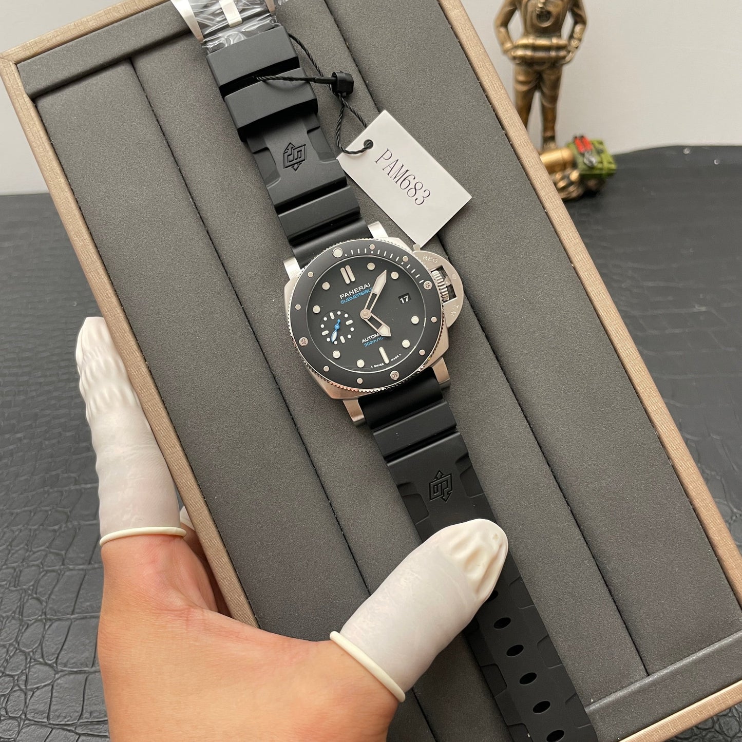 Panerai Sumergible PAM00683 1:1 Mejor edición VS Factory Esfera negra Suiza P9010